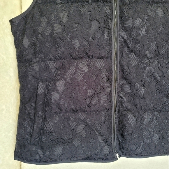 Banana Republic Lace Vest Size Small - Picture 5 of 11